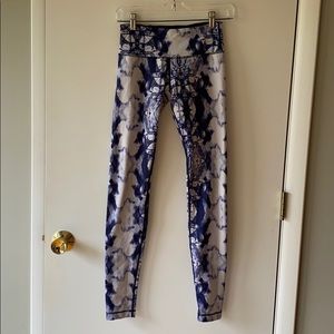 Lululemon yoga pants